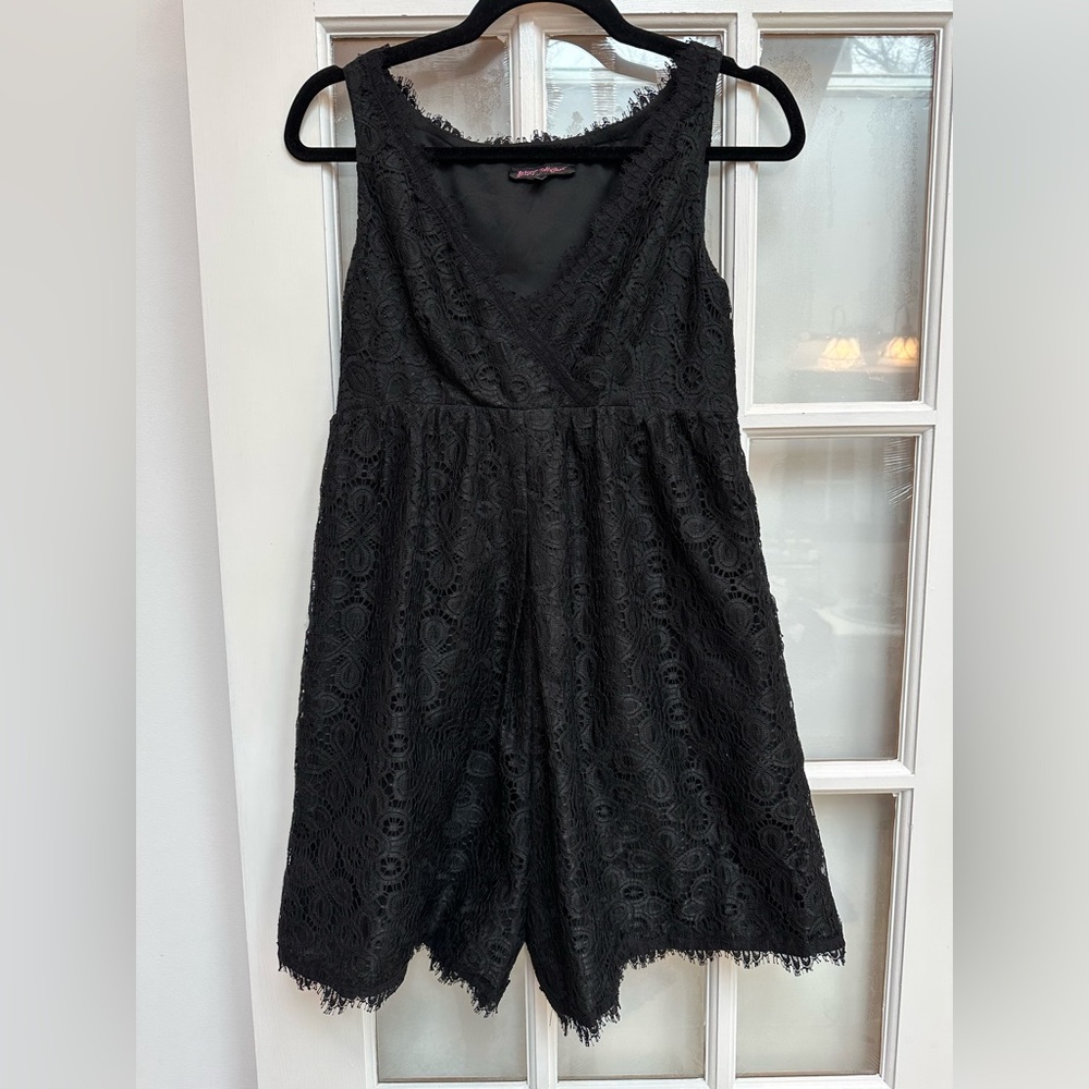 Vintage Betsey Johnson Y2K Black Floral Lace Romper Size 4 Romantic Punk Goth